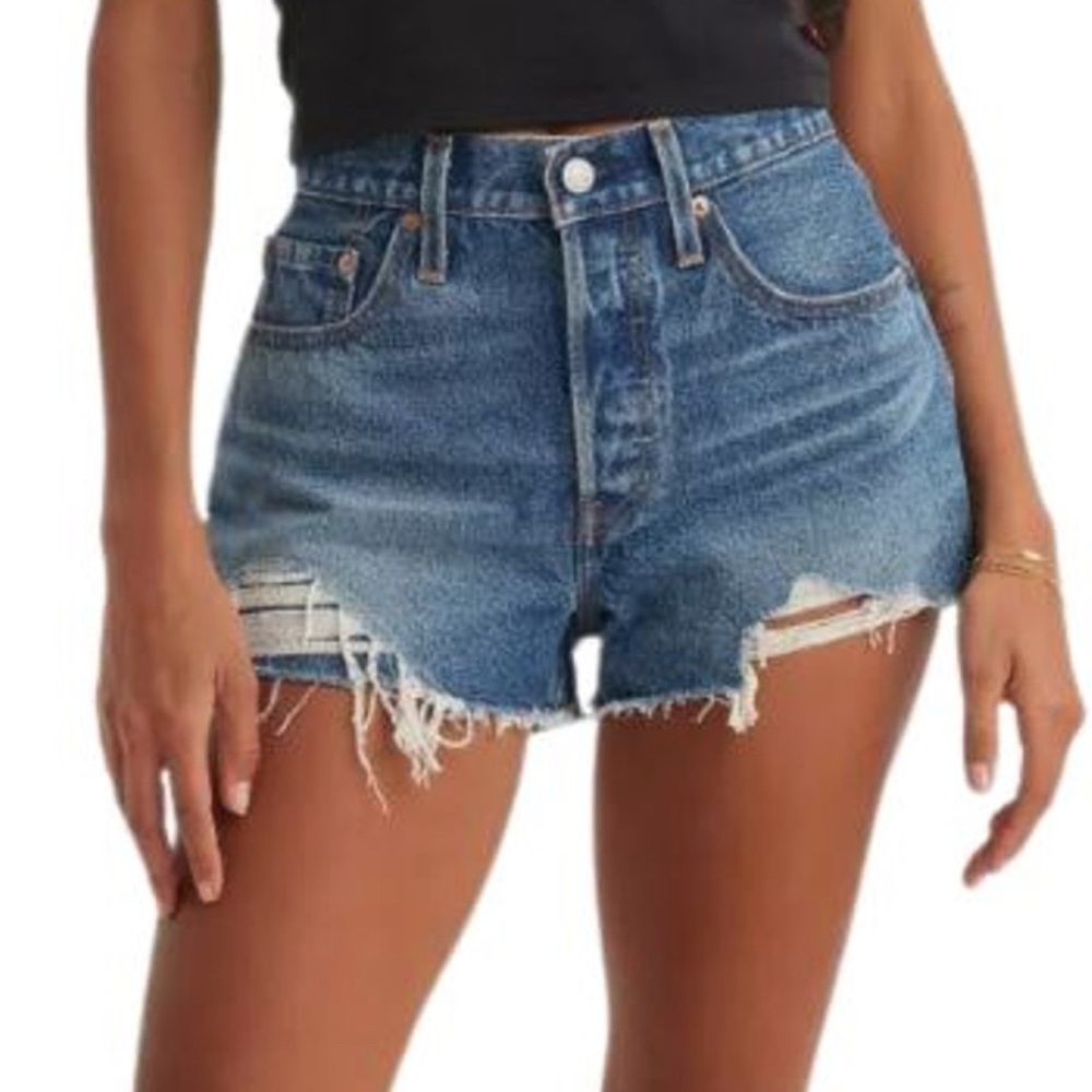 🆕 Levi's Women's 501 Original Fit High-Rise Darn It Now Denim Shorts - sz 30